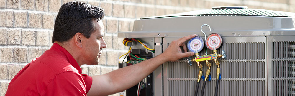 air conditioner maintenance from technician